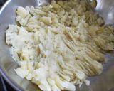 A picture of step 2 of Aloo Paratha.