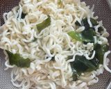 Foto del paso 3 de la receta: Fideos de Ramen con salsa pesto, acompañante de cualquier carne