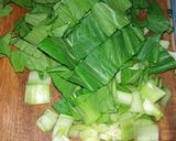 Foto langkah ke 3 dari resep Tumis Pokchoy Jamur.