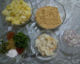 A picture of step 1 of Peanuts Tikki.