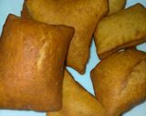 A picture of step 7 of Mandazi.