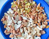 A picture of step 2 of Dry Fruits Chikki Bar.