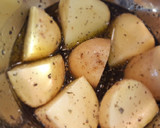 Foto del paso 3 de la receta: Patatas espaciadas al horno: guarnición