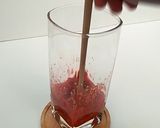 Foto langkah ke 2 dari resep Strawberry Lemonade.