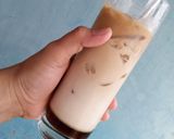 Foto langkah ke 4 dari resep Es Kopi Gula Aren Takaran Sendok.