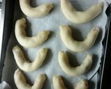 Gesztenyés pozsonyi kifli recept fázis 5 fotója