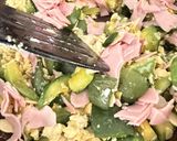 Foto del paso 2 de la receta: 🍽️ Minuta de zapallitos verdes, verdeo, huevo y jamón 🍳