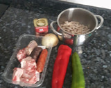 Foto del paso 1 de la receta: Alubias y sus sacramentos olla express