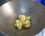 ফুলকপি আলু দিয়ে নিরামিষ মুগ ডাল (fulcopi alu diye mug dal recipe in bengali) রেসিপির ধাপ 4 ছবি
