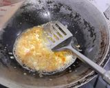 Foto langkah ke 3 dari resep Seblak Kuah (cipuk, siomay kering & mie).