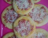 Foto langkah ke 9 dari resep Pizza sosis keju.
