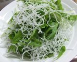 A picture of step 4 of Crispy Crunchy Mizuna and Fried Glass Noodle Salad.