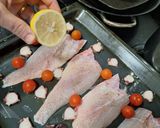 Foto del paso 2 de la receta: Lubina con cherries y pulpo