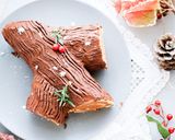 Foto del passaggio 12 della ricetta Tronchetto di Natale