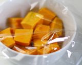 A picture of step 1 of Fluffy Kabocha Squash Steamed Mini Cakes.
