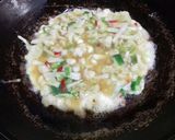 Foto langkah ke 4 dari resep Telur Dadar Kembang Kol.