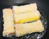Foto langkah ke 6 dari resep Roti gulung Nutella isi pisang.