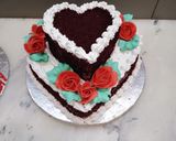 A picture of step 5 of Blood red heart shape cake.