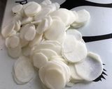 Une image de l'étape 1 de Navet blanc à l orientale aux épices,fruits secs et oignons de roscoff.