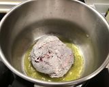 Foto del paso 1 de la receta Carrilleras de ternera al vino tinto con puré cremoso de patatas y chirivia