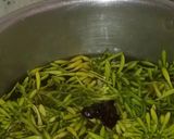 Foto langkah ke 1 dari resep Tumis kembang kates ayam suwir.