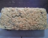 Foto langkah ke 6 dari resep Streusel Banana Brownies.