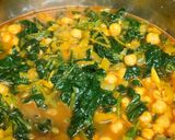 Foto del paso 7 de la receta: Potaje de Garbanzos con Bacalao y Espinacas