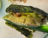 Hình bước làm 3 của món Salmon cuộn rong biển