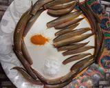 A picture of step 2 of Patya little eel fish gravy.