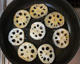 A picture of step 6 of An Easy and Quick Dish! Crispy Lotus Root Steak.