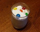 A picture of step 7 of Peanut Butter MnM Ice-Cream/Shake.