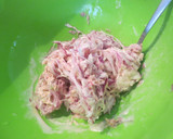 A picture of step 4 of Colorful and Refreshing Red Onion Salad.