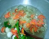 Foto langkah ke 3 dari resep Sup Jamur Tiram.