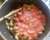 Foto del paso 4 de la receta: Pollo con verduras en jitomate