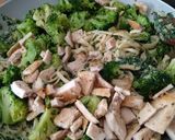 Foto del paso 6 de la receta: Tallarines con pollo a lo verde