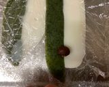 A picture of step 5 of Japanese Kawaii Kusa-Mochi.