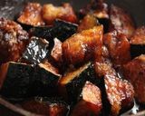 A picture of step 3 of Sweet and Spicy Kabocha Squash in a Thick Vinegar Sauce.