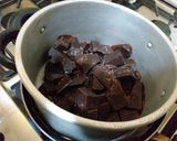 Foto del paso 2 de la receta: Huevos de chocolate rellenos Gold