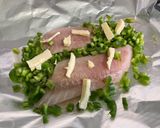 Une image de l'étape 8 de Filets de lieu jaune au poivron vert, persil et citron.