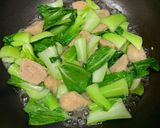 青江菜炒貢丸的食譜步驟4照片