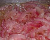 A picture of step 4 of Peach-Colored Marinated Red Onion.