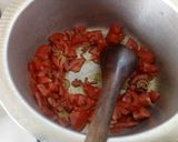 A picture of step 4 of Kienyeji kuku curry.