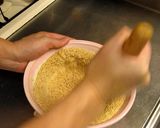 A picture of step 2 of Homemade Chinese Sesame Paste.