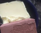 A picture of step 2 of KitKat Shake.
