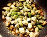 A picture of step 3 of Spaghetti alle Vongole in Rosso.