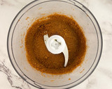 Foto del paso 1 de la receta: Vasitos de queso con chocolate blanco y crocante de lotus
