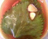 A picture of step 3 of Soy Sauce and Garlic Pickled Shiso Leaves.