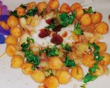 A picture of step 5 of Dahi Golgappe chaat.