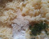 Foto langkah ke 2 dari resep Stik Kentang Keju.