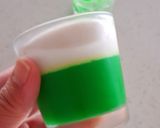 A picture of step 1 of Coconut Custard & Pandan Layer (Tepung Pelita).